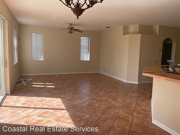 2nd image of 173 SW Tulip Blvd