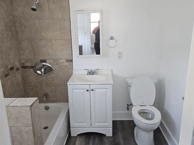 1445 N Warren Ave — Photo 7