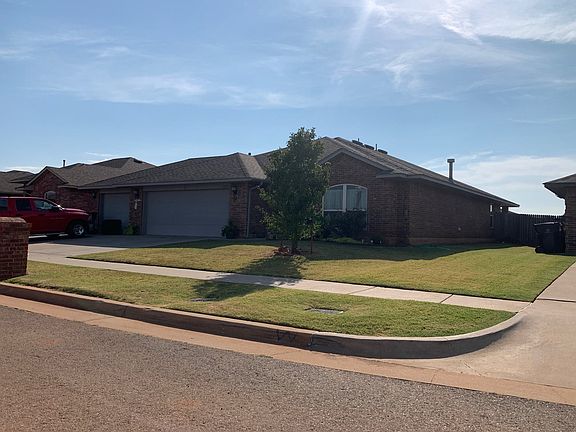 2nd image of 12801 Quaker Dr