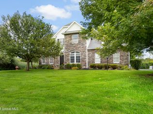2 Wetherby Ct, Cohoes, NY 12047