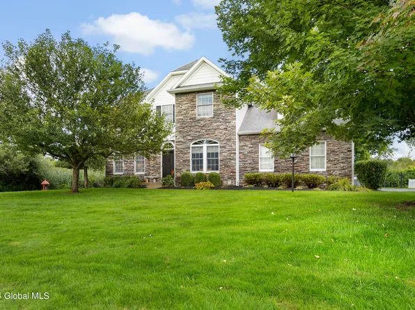 2 Wetherby Court, Cohoes, NY 12047