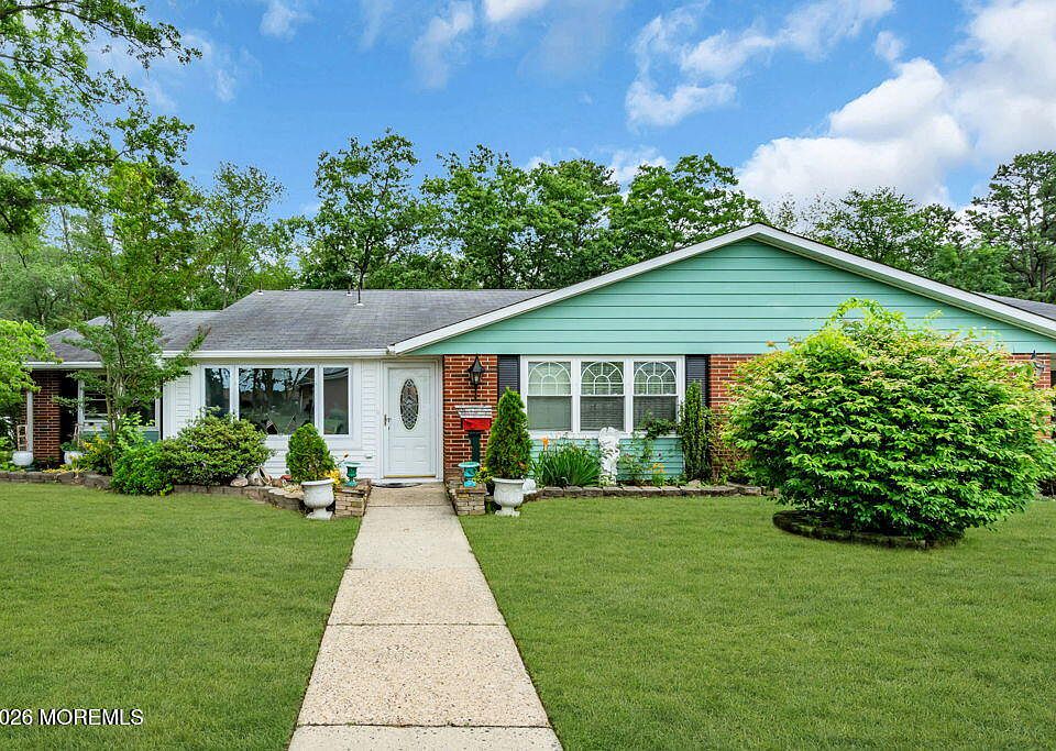 1st image of 716A Buckingham Drive
