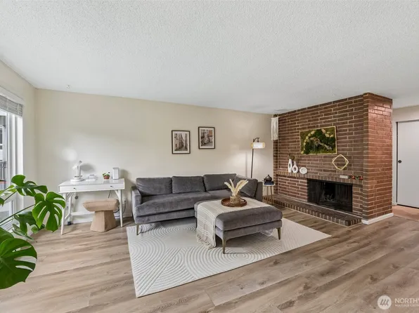 15214 NE 8th Street #G27, Bellevue, WA 98005