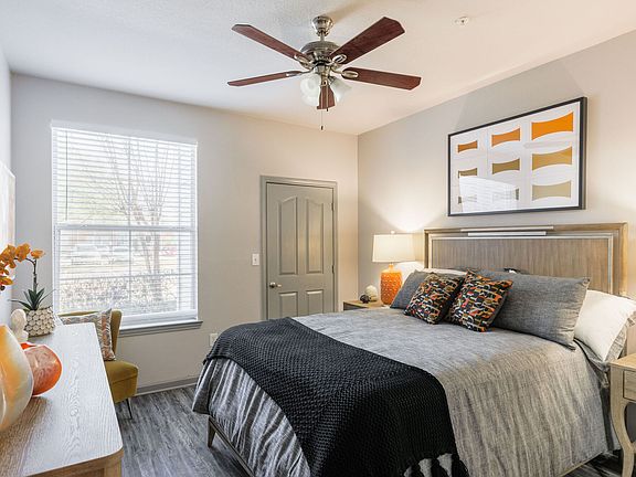 5th image of 11212 Westpark Dr APT 614