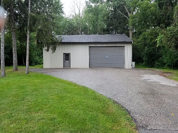 4th image of 189 State Park Dr