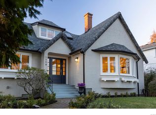 2350 Nottingham Rd, Oak Bay, BC V8R6C1