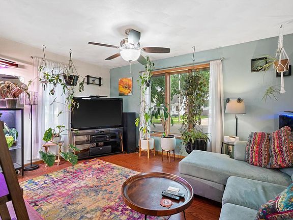 5th image of 1402 Mole AVENUE