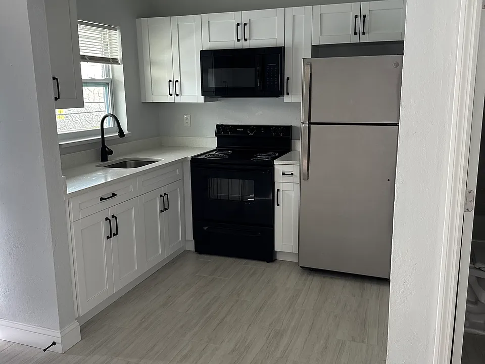 Palm Court Apartments