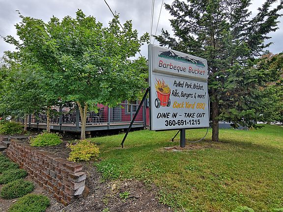 2nd image of 402 E Stanley St