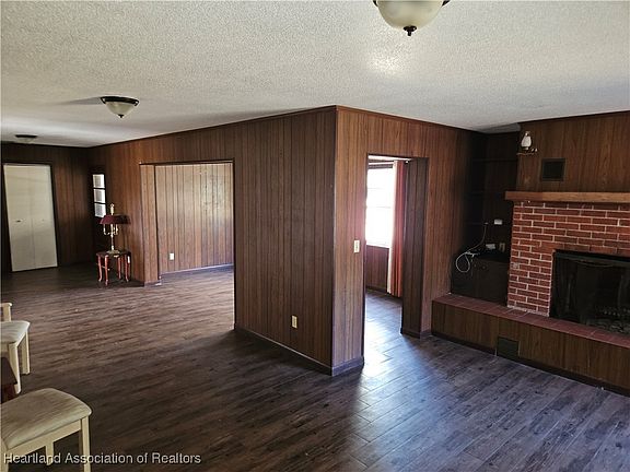 4th image of 1701 County Road 731