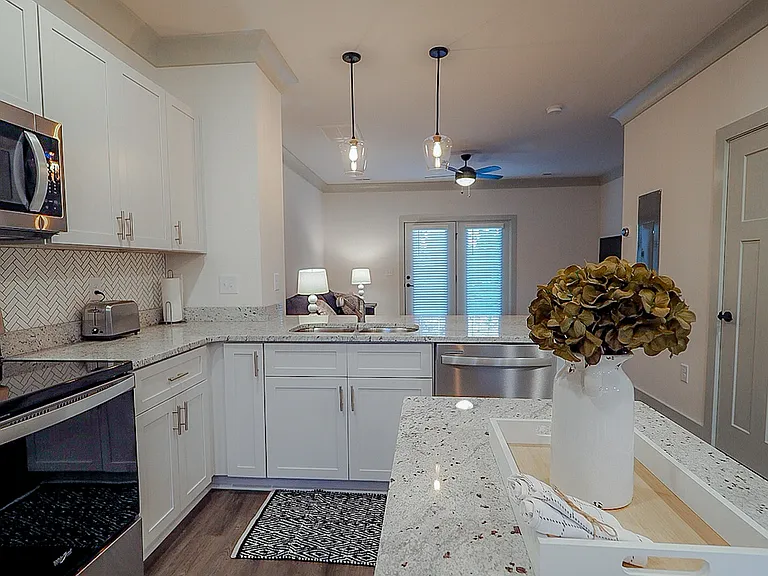 617 Berry Rd #A — Photo 2