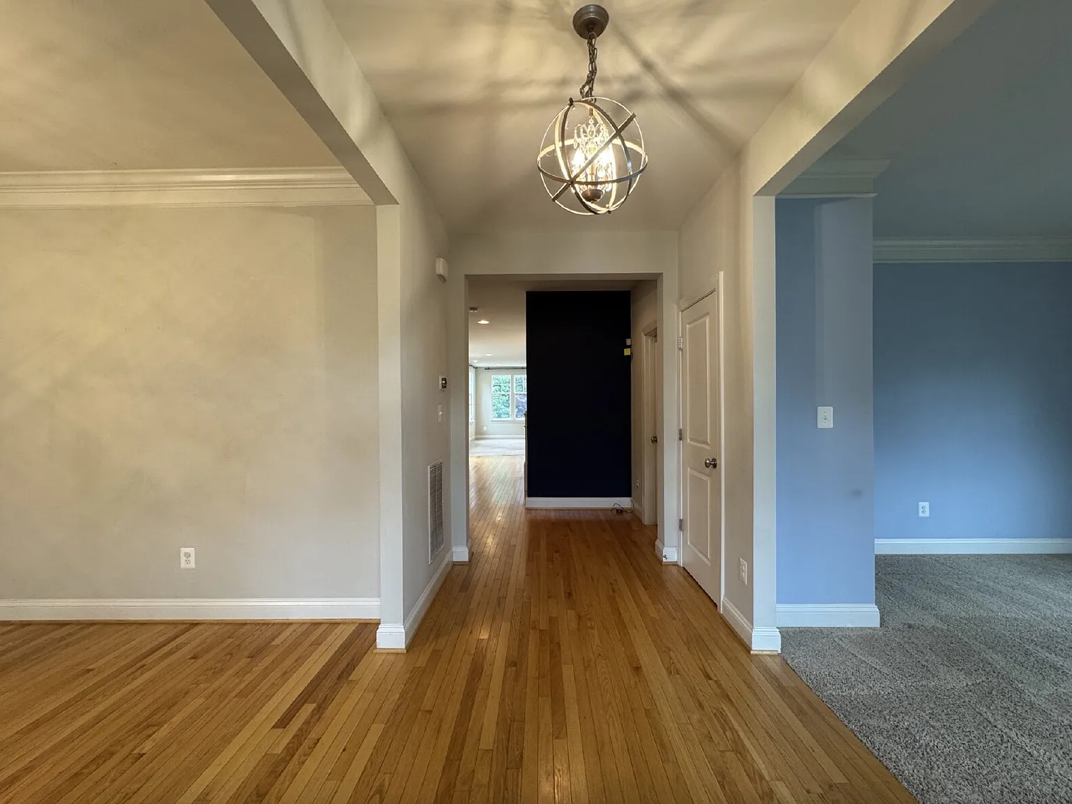 4 bed, 3.5 bath, 4076 sqft, $4,500 — Photo 2