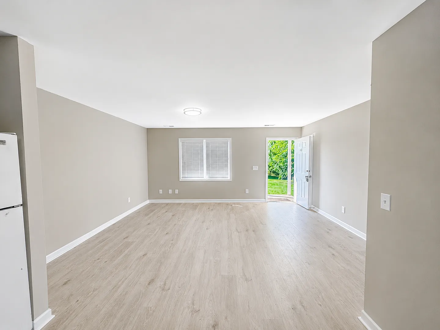 Two bedroom, 1 bath apartment in Burlington — Photo 3