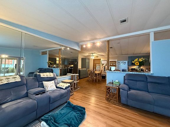 5th image of 4112 Lake View Dr S