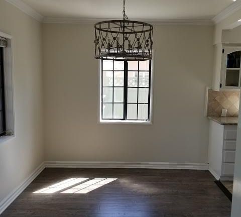 4th image of 2719 Granville Ave