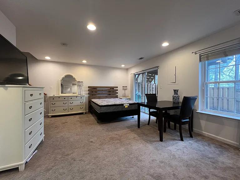 8708 Phipps Farm Way — Photo 6