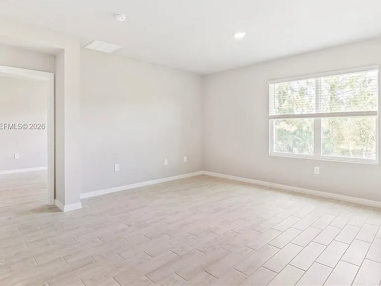 3021 N Lakewood Rd — Photo 5
