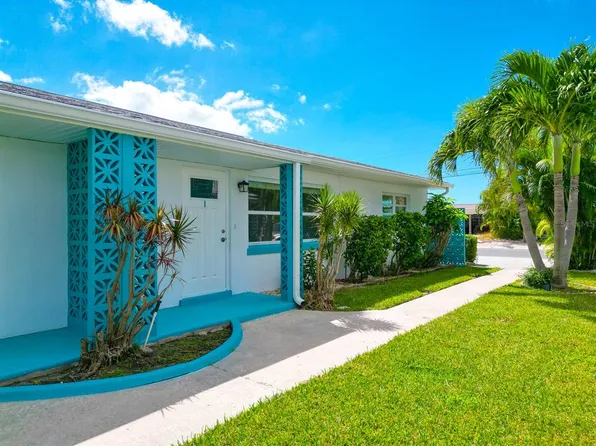 11295 1st St E, Treasure Island, FL 33706