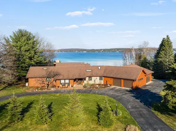 11101 Mattes Rd, Williamsburg, MI 49690