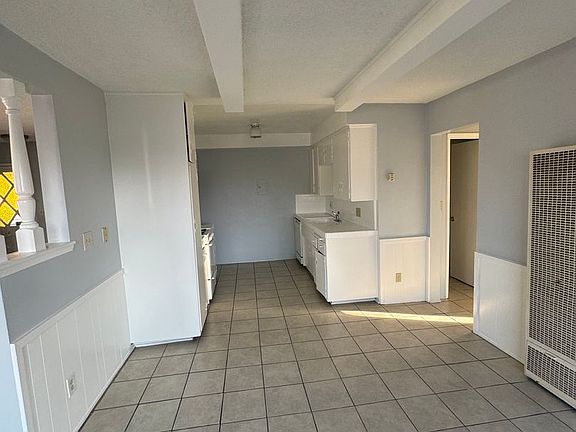 3rd image of 322 E Live Oak St APT R
