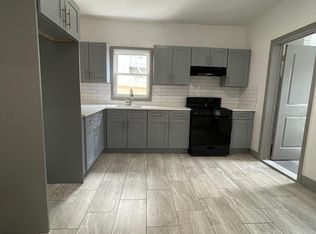 30 W 15th St FLOOR 2, Bayonne, NJ 07002