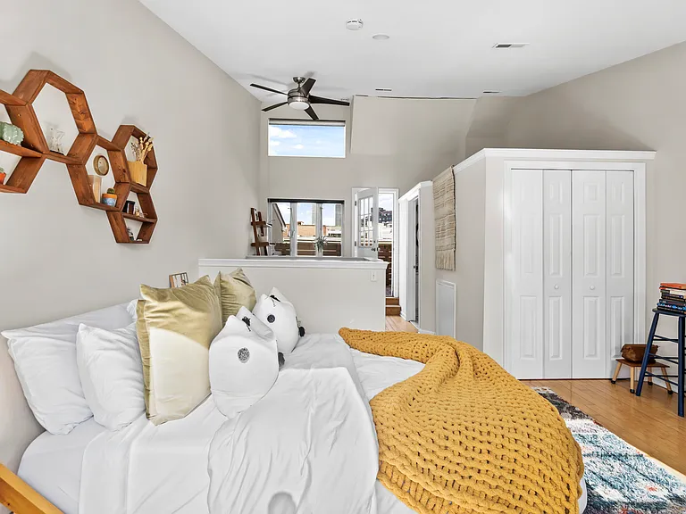 1129 N Orianna St — Photo 16