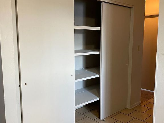 4th image of 1309 Lakeview Ave APT 21