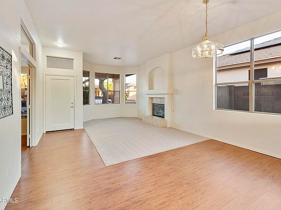 4th image of 3713 E CODY Avenue
