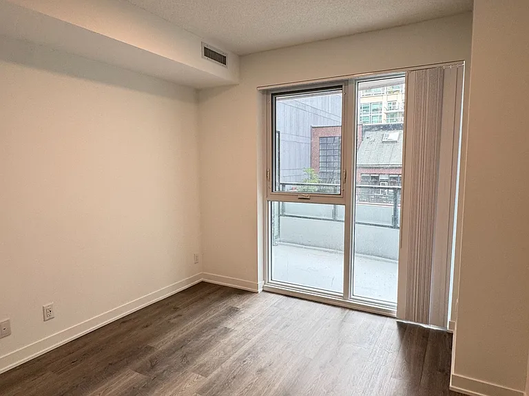 180 Front St E #803 — Photo 7