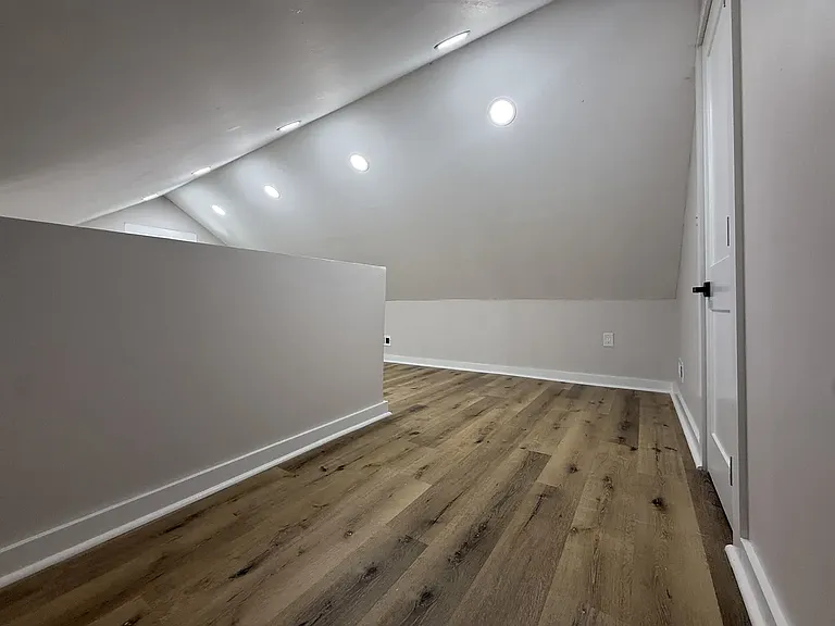 2403 Belden St — Photo 17