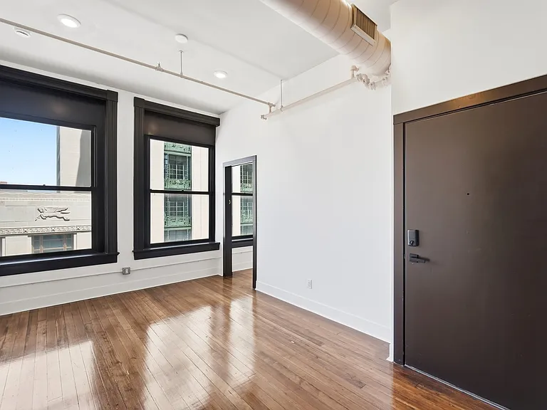 907 Main St #10 — Photo 10