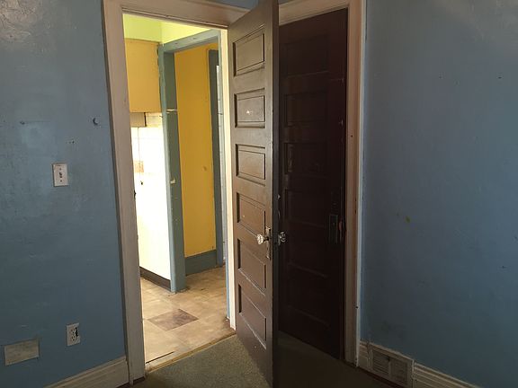 4th image of 317 Sobieski St #1