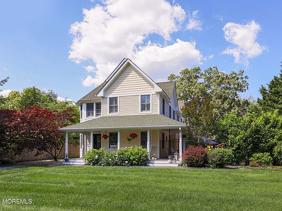 3rd image of 1010 Lincoln Avenue