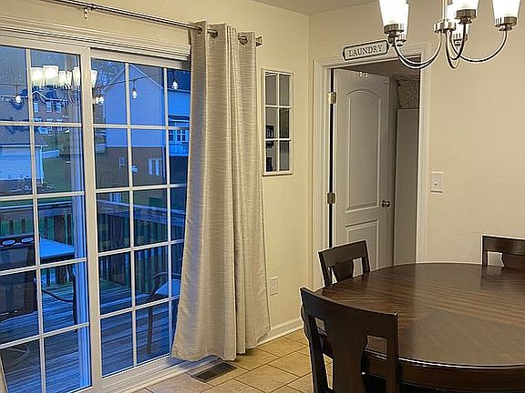 2nd image of 1490 Kensington Way