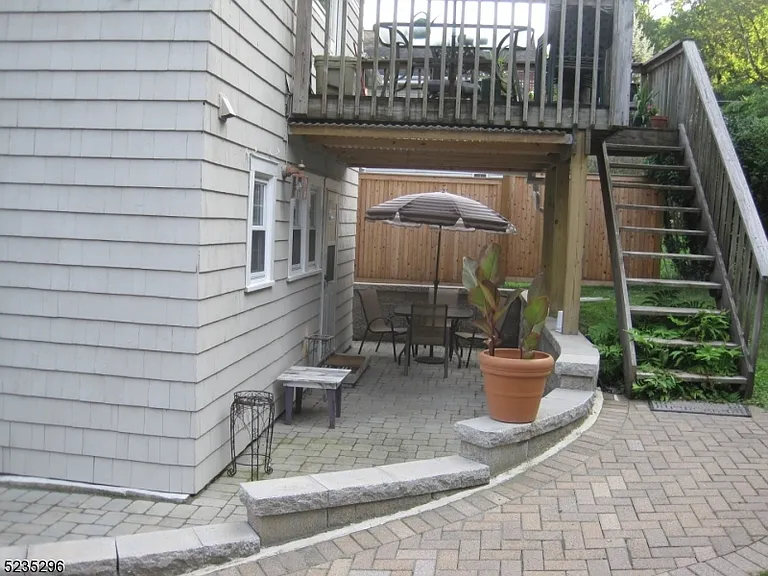11 Center Ave — Photo 11