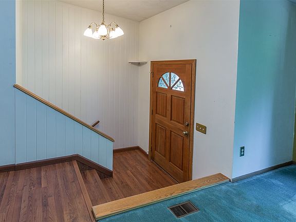 3rd image of 814 S Montavilla Dr