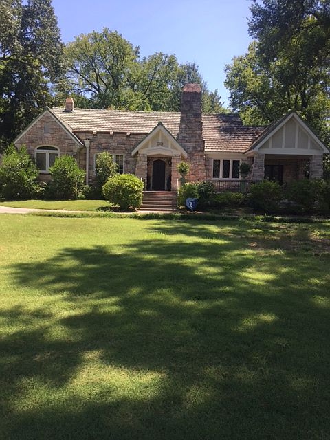 1st image of 572 Center Dr