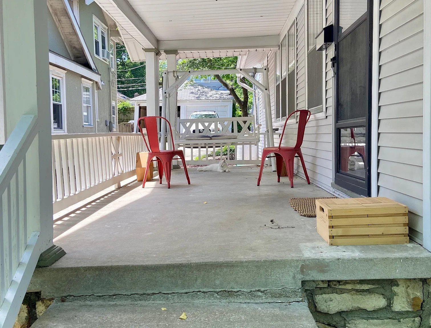 3 bed, 1350 sqft, $2,250 — Photo 2