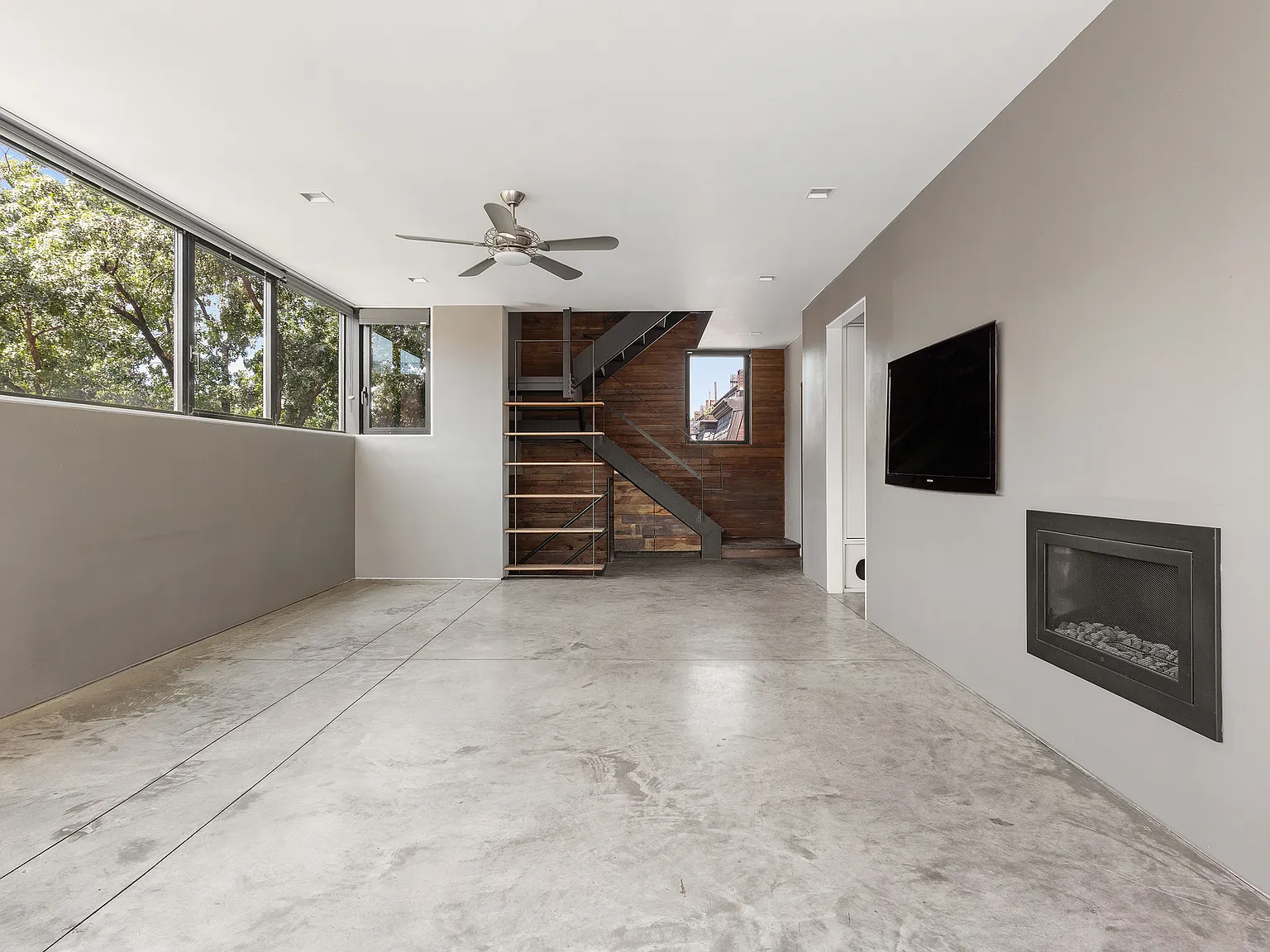 311 Warren Street — Photo 4