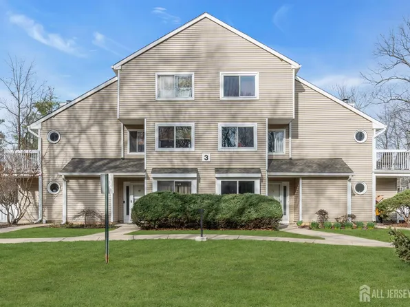 33 Deerberry Ln S, Hightstown, NJ 08520