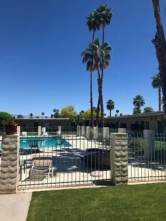 Rancho Mirage Villa Apartments — Photo 2