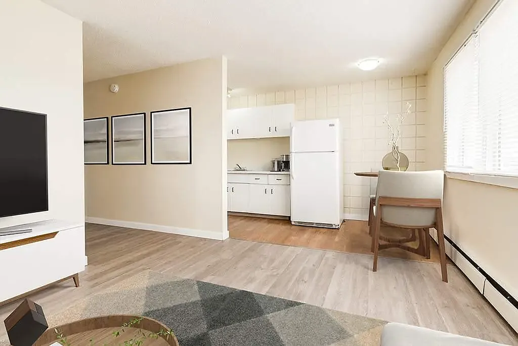 Cloverdale Apartments — Photo 3