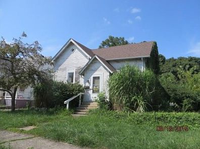 2nd image of 320 W South St