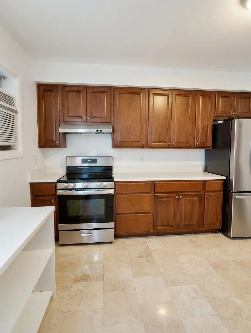 Building Photo - 933 College Ave #B