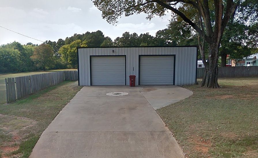 1st image of 706 Miller St