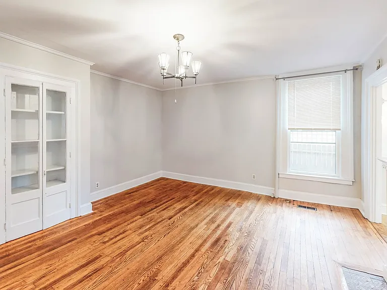 542 Chapel St #5 — Photo 2