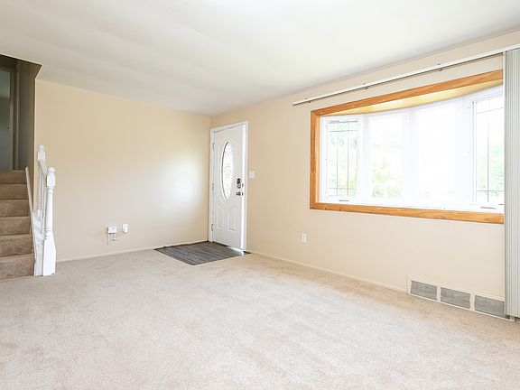 2nd image of 716 Heartwood Dr