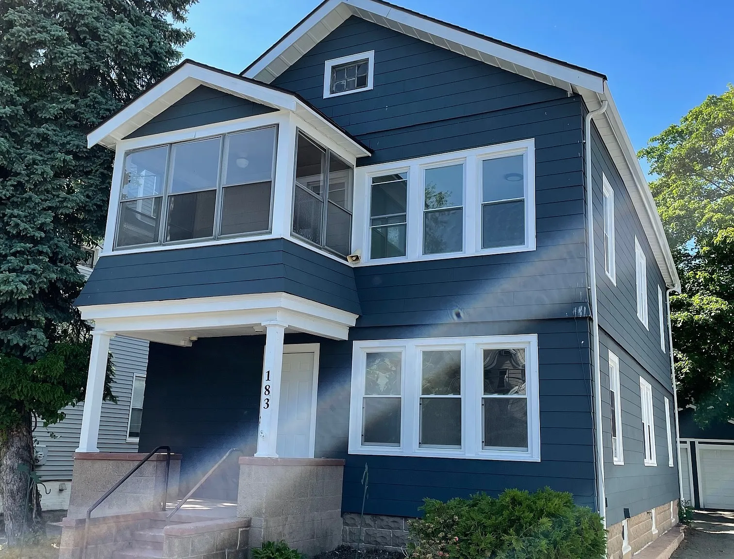 3 bed, 1.0 bath, 960 sqft, $2,050 — Photo 1