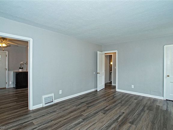 5th image of 335 E 326th St
