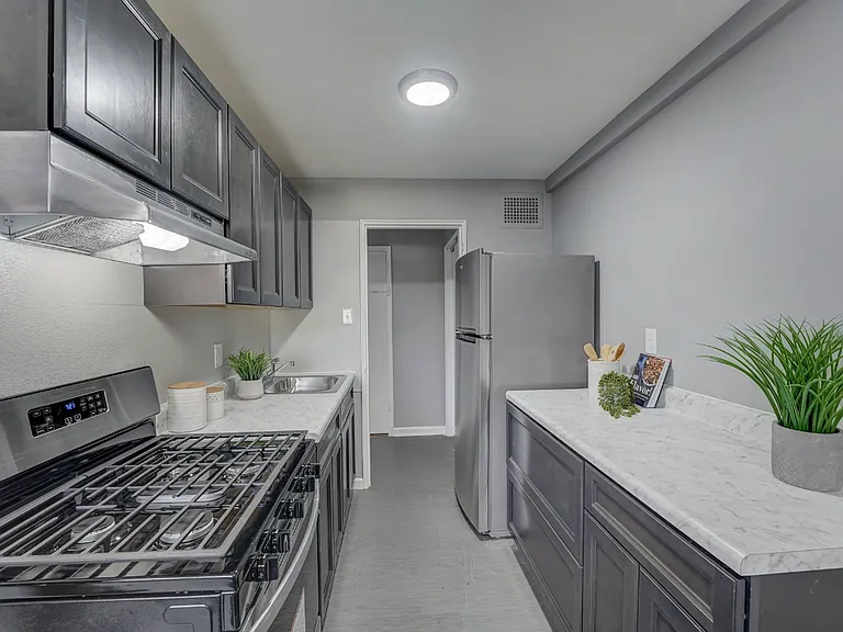 Woodbrook House Apartments — Photo 3